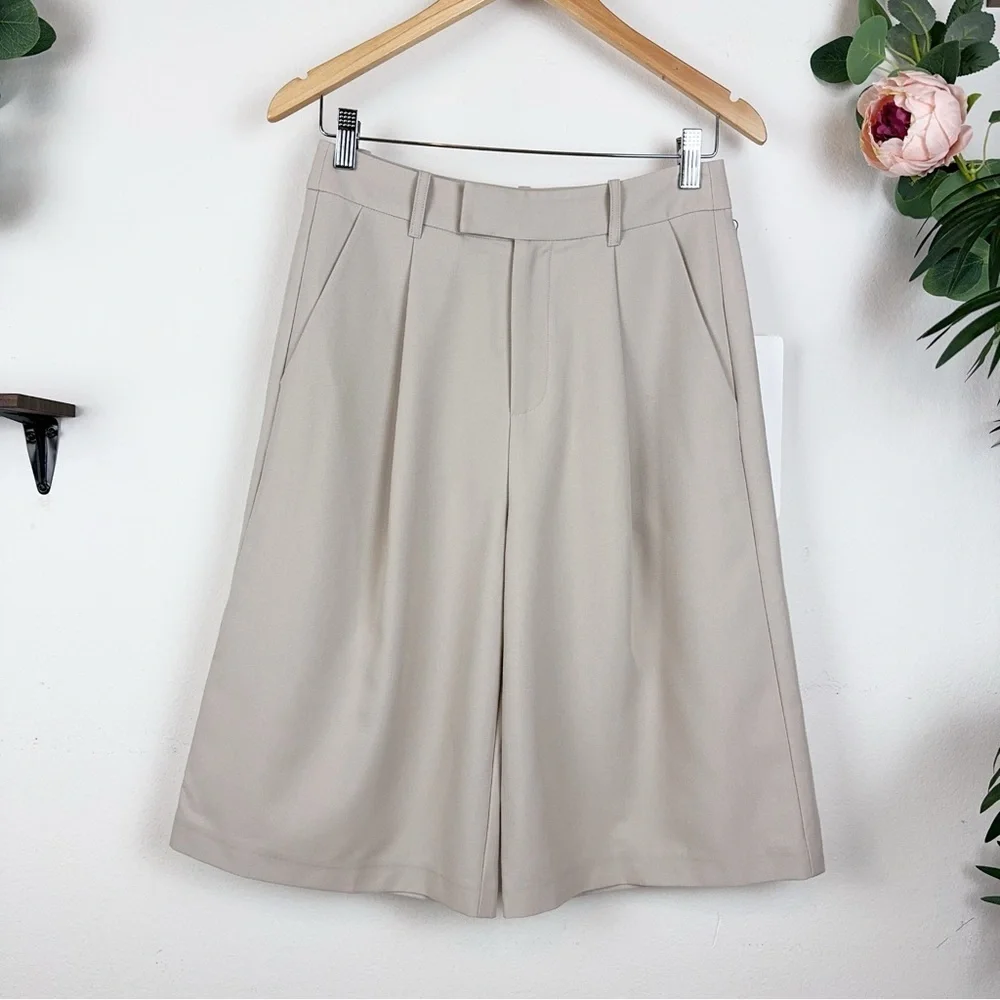 NWT NIA Daisy Bermudas Short in Shell Size Small - Picture 5 of 11